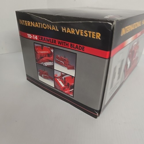 Cingolato Speccast 1/16 International TD-14 con lama - Foto 4 di 6