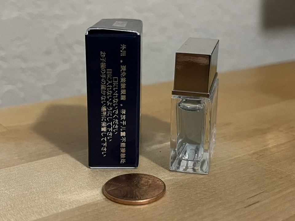 Moschino Forever Sailing 0,12 oz / 4,5 ml EDT SPLASH para hombre MINIATURA Foto 2 de 4