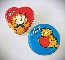 Set of 2 1978 Garfield Hugs 'n' Kisses Bristol Ware Tins Heart Shaped & Round