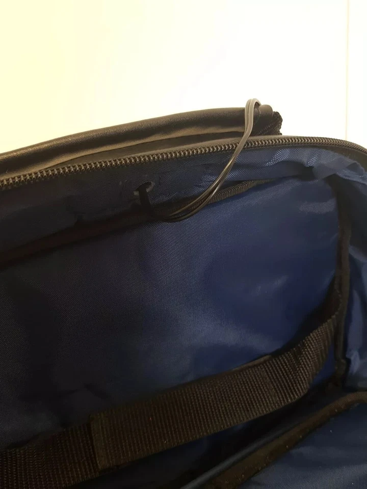 Case Logic DVD CD iPod Media Bag  With Double Headphone Socket For Two Users - Image 3 of 4