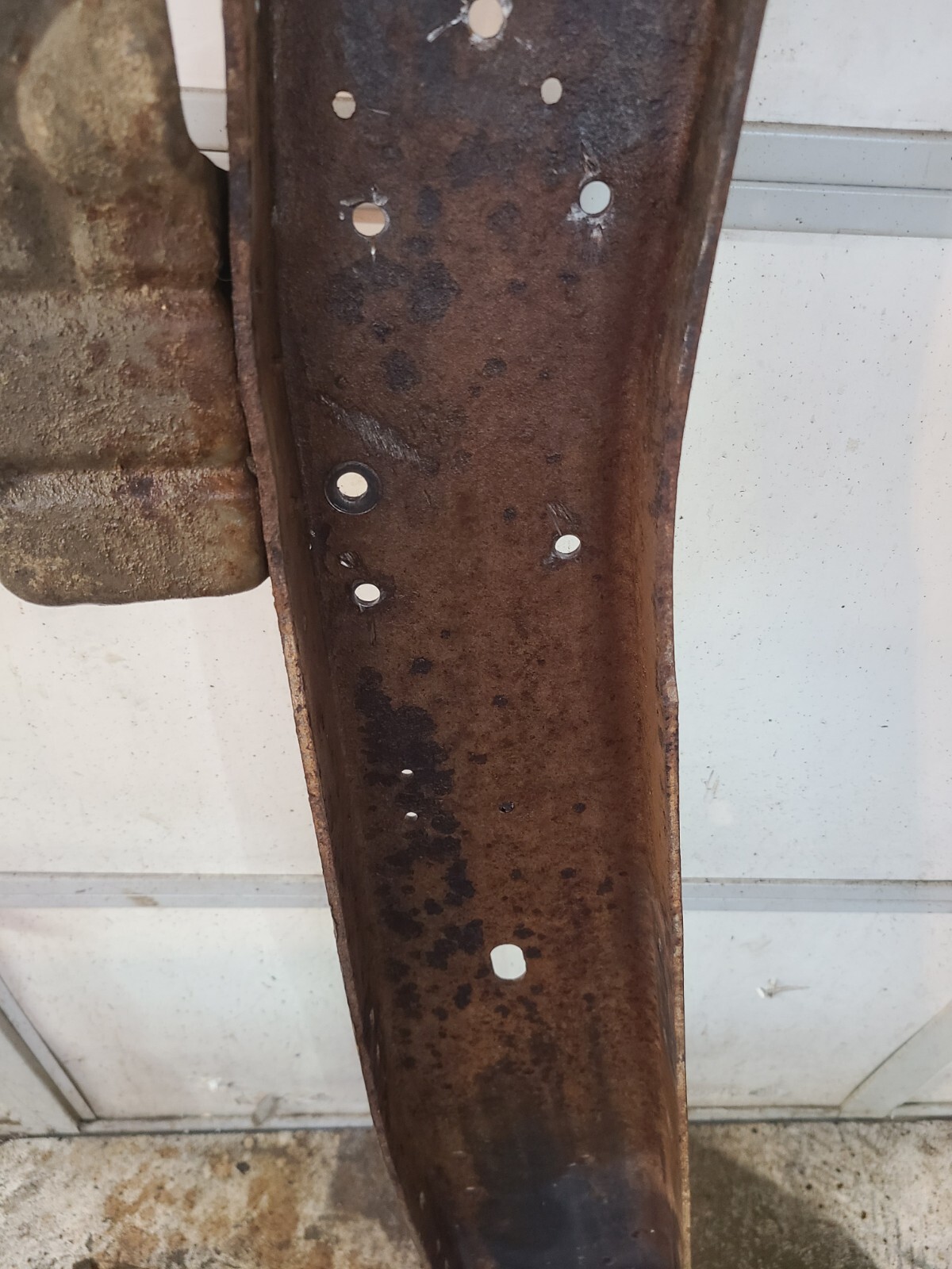 87-97 FORD OBS F250 F350 Cab Center FRAME RAIL 65