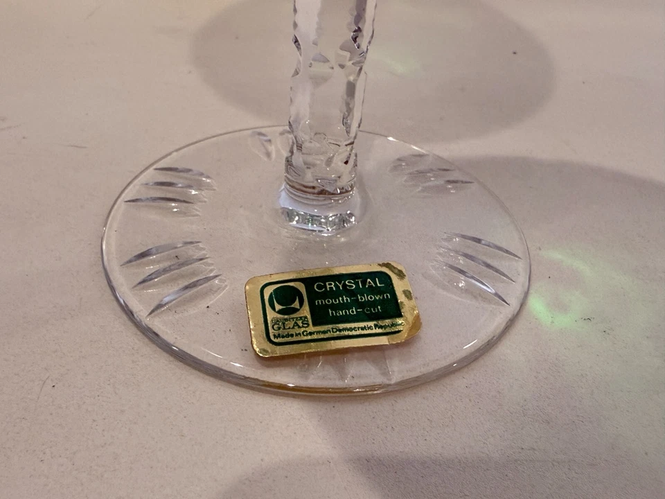 Corvejón de vino verde Lausitzer cristal bohemio corte a claro, Alemania, 8" de alto Foto 4 de 4