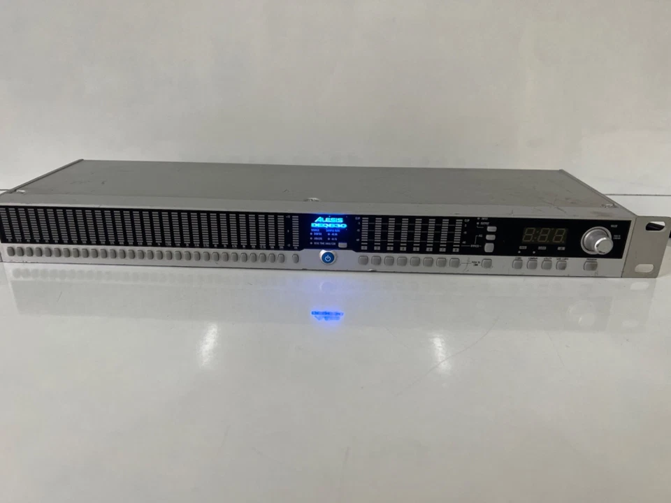 Alesis DEQ830 8 Channel Digital Graphic Equalizer Silver - Image 3 of 4