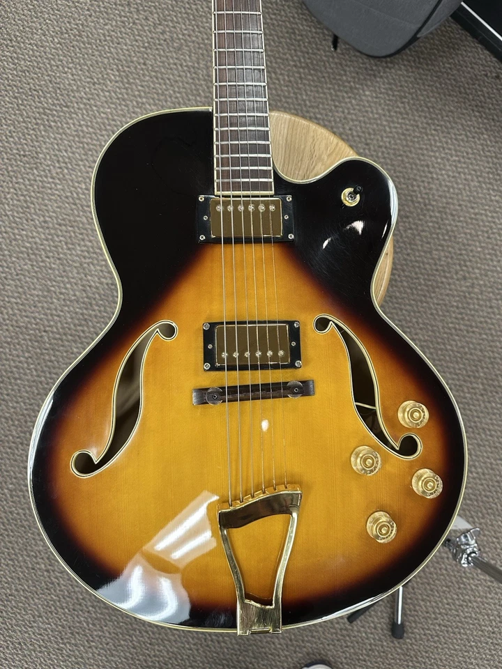 Guitarra Eléctrica Tanglewood (Sin Etiqueta) Cuerpo Hueco Archtop Sunburst Foto 4 de 4