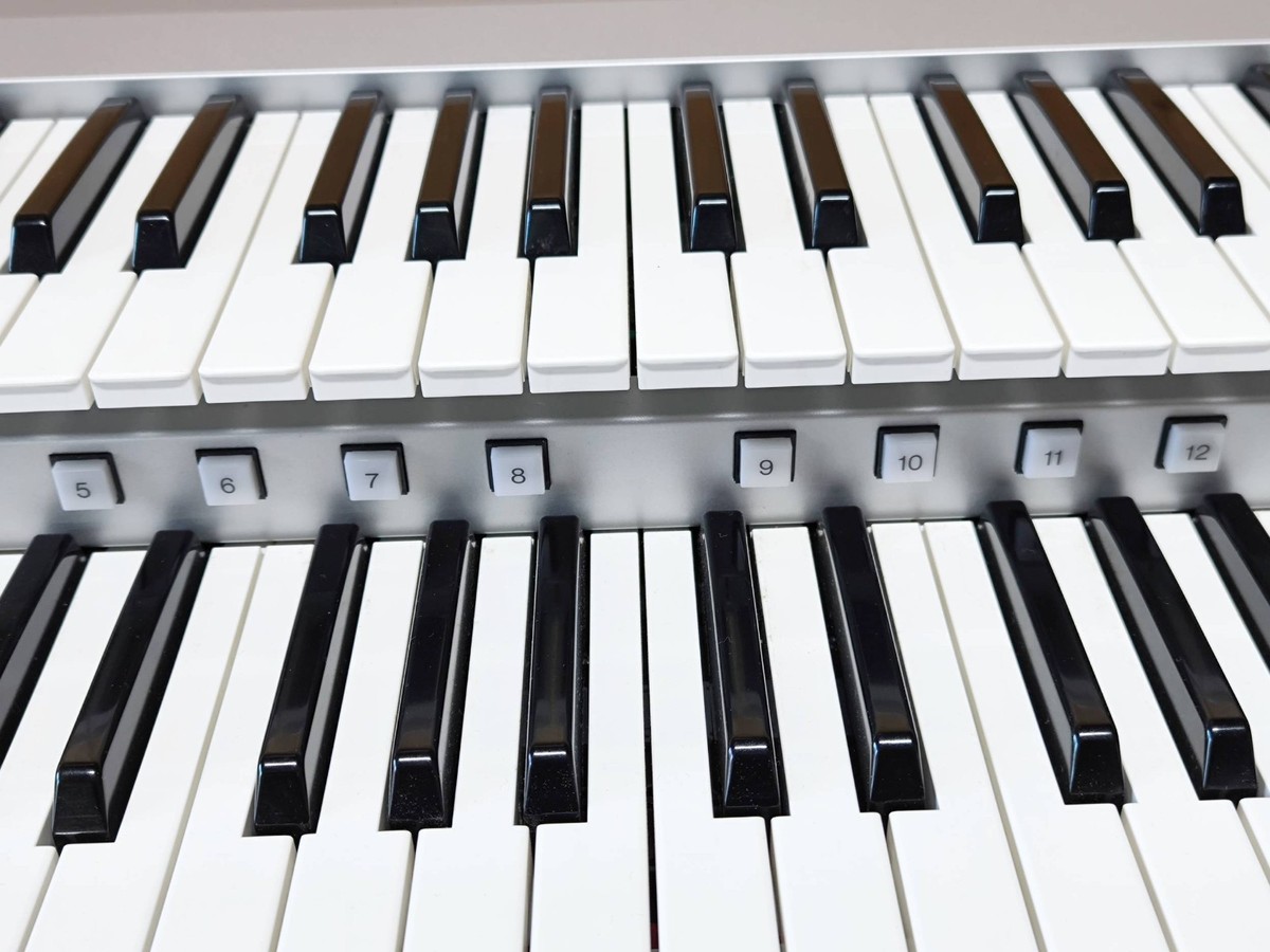 Yamaha D-Deck DDK-7 Electone Keyboard + Foot Pedal (DDKU-P7) Set