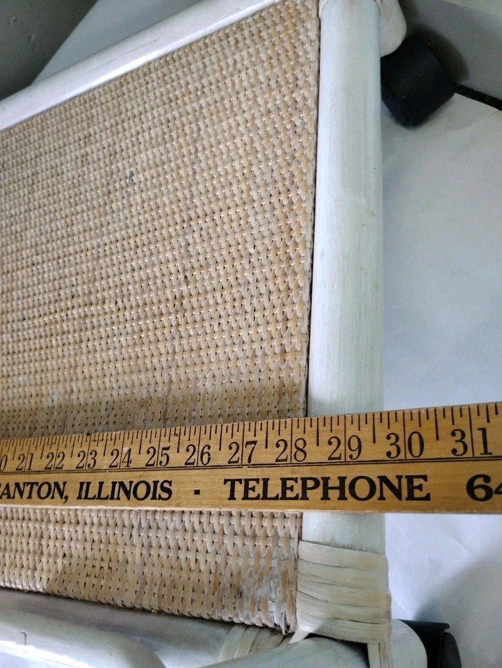 Белая промытая бамбуковая ротанговая плетеная колесная сервировочная боковая тележка Palm Beach Tiki MCM - Изображение 3 из 4