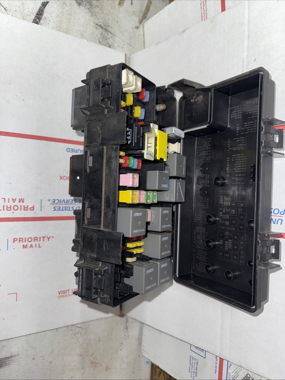 2008-2009 Jeep Wrangler TIPM Power Module Fuse Relay OEM JKB0AC04D9 04692236AH