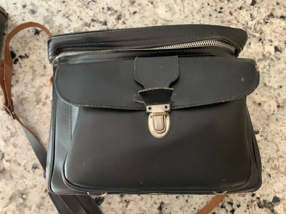 2 bolsas de cuero vintage para cámara - 1 es Diamond Gadg-it C618 negras. Ambos tienen correas Foto 2 de 4