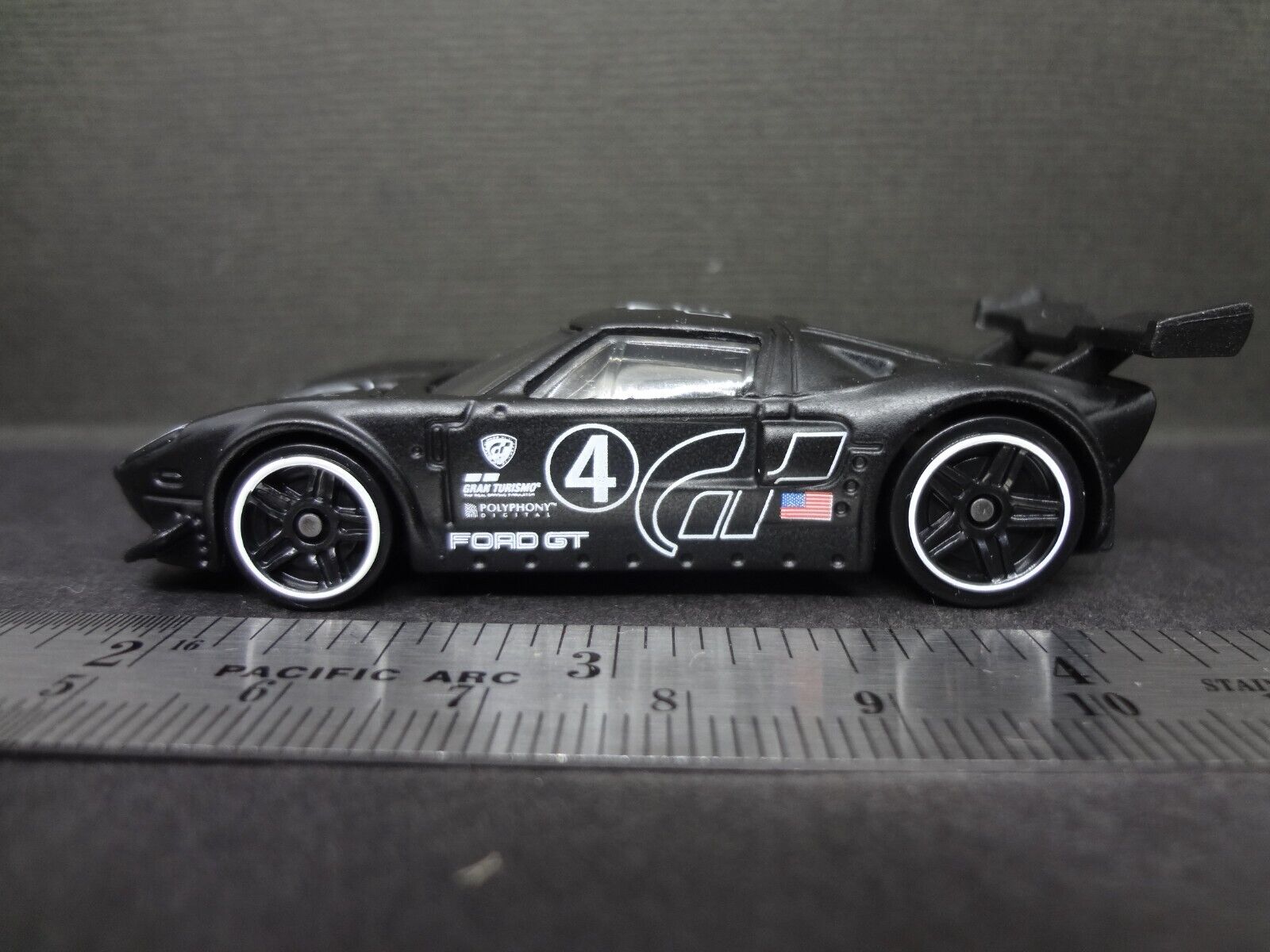 Year 2015 Hot Wheels PS Gran Turismo Series 1:64 Scale Die Cast Car 3/8 -  Black Sport Coupe FORD GT LM