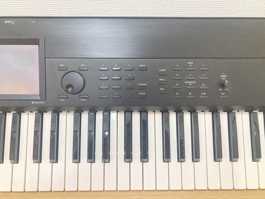 Korg Krome 73 Key Workstation Keyboard KROME73 for sale