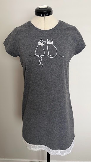 Vienetta Dream Women's t-shirt with cats short sleeves guipure at the bottom S