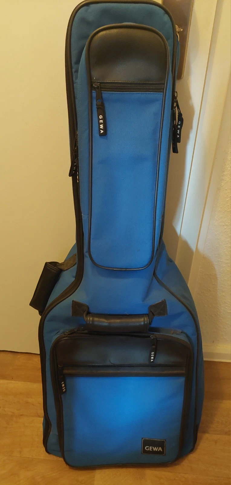 Picture 4 of 6