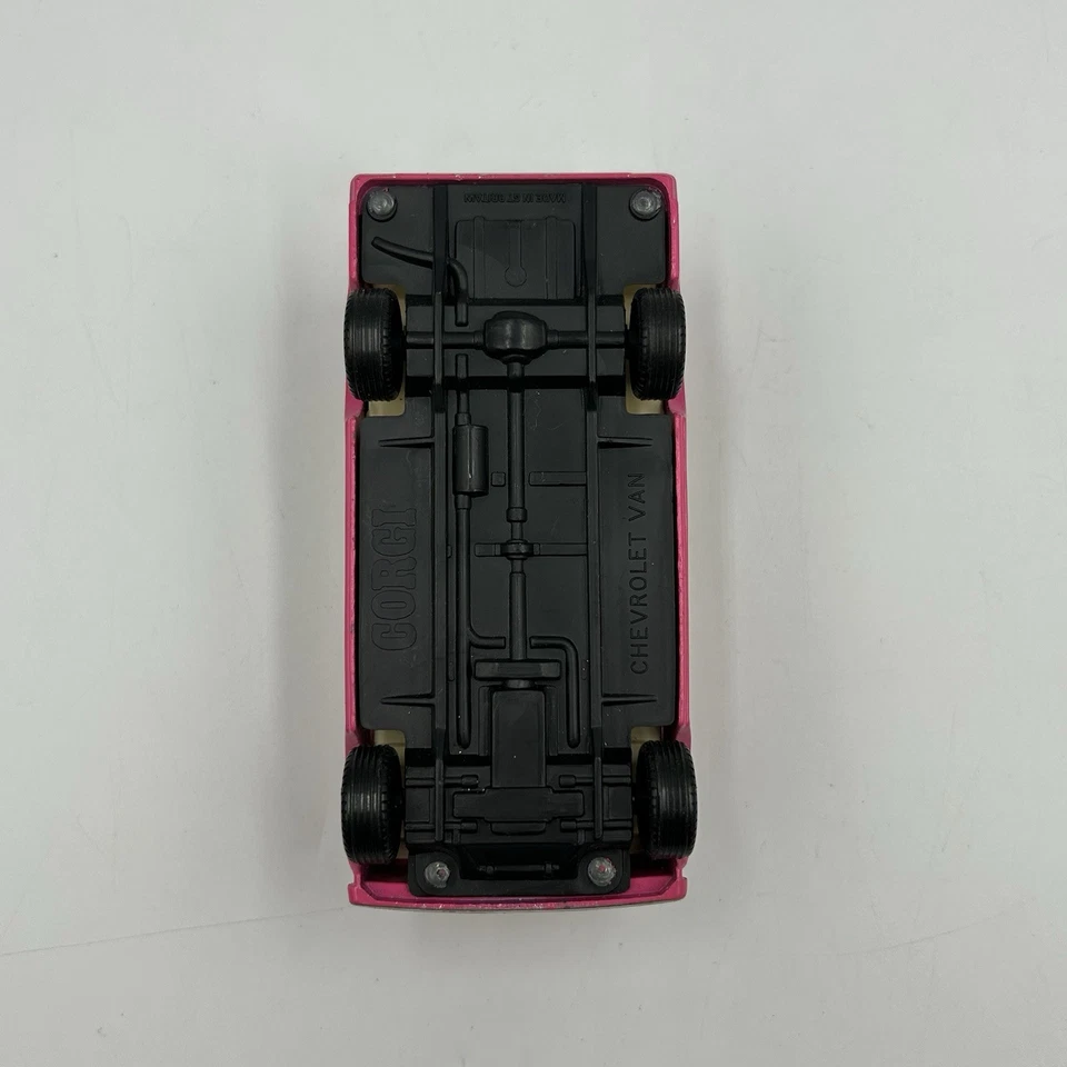 VTG 1977 Corgi Juniors Charlies Angels Pink Chevy Van Die-Cast 1:64 w Sunroofs ! - Image 4 of 4