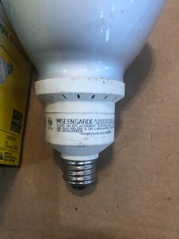 Lote de 2 - R40, 26 Watt, 2700K base média CFL - Imagem 4 de 4