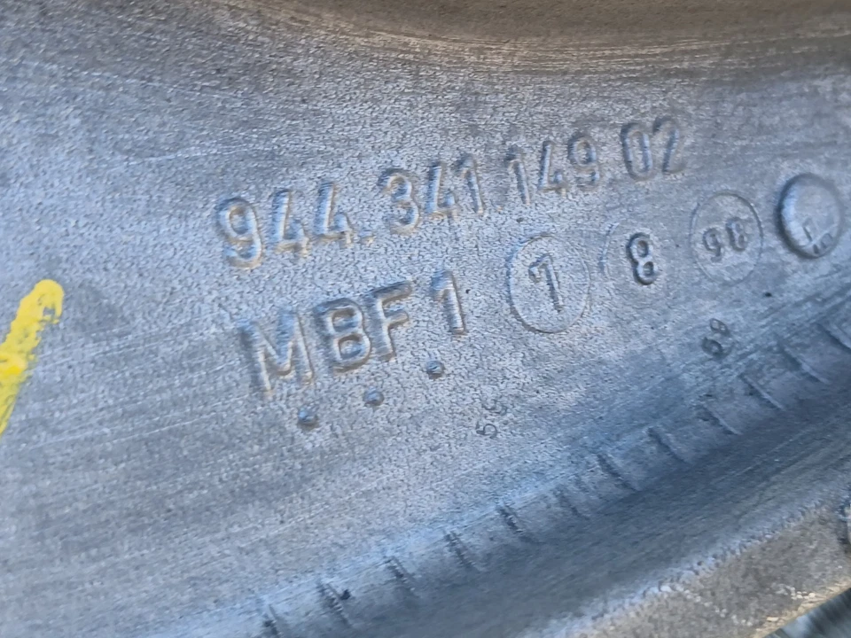 Juego de brazos de control delanteros A de aluminio usados Porsche 89 944S Foto 3 de 4