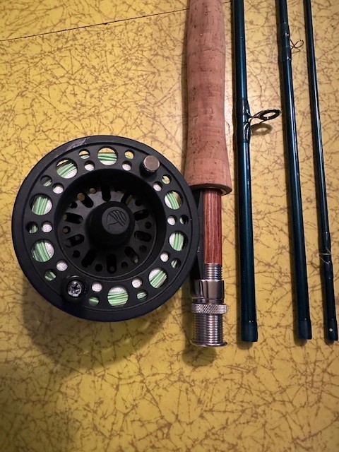 Redington Crosswater 590-4 Fly Rod/Reel Combo 9'0"  5wt, 4pc Case