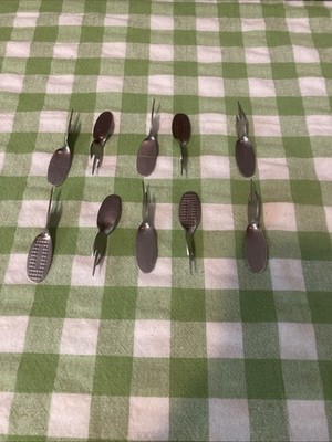 Vintage 10 Stainless Steel Corn On The Cob Holders USA 3  Pronged End Silver