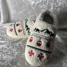 Wondershop Womens White Mistletoe Embroidered Slippers Size XL 11-12