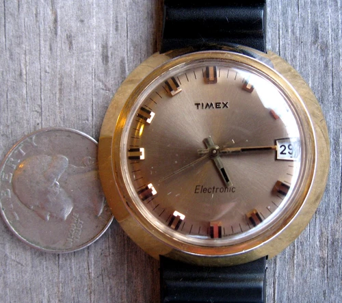 MEN 1970'S TIMEX GOLD 40 MM  ELECTRIC UFO  RUBBER STRAP  W. GERMANY NEW BATTERY