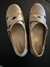 Irrefour 8.5 US