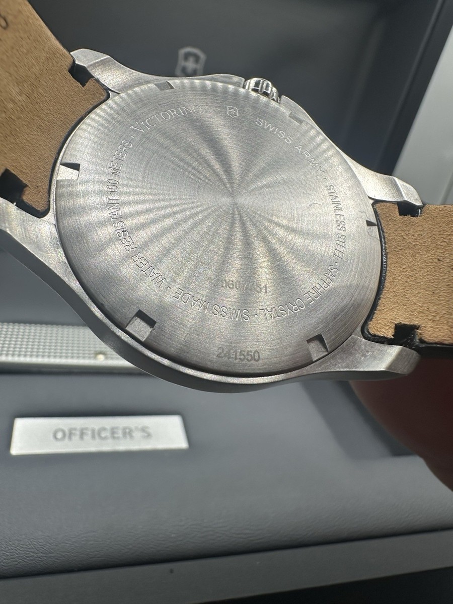 Victorinox Swiss Army Officers Day Date Watch 241550 40mm Full Set