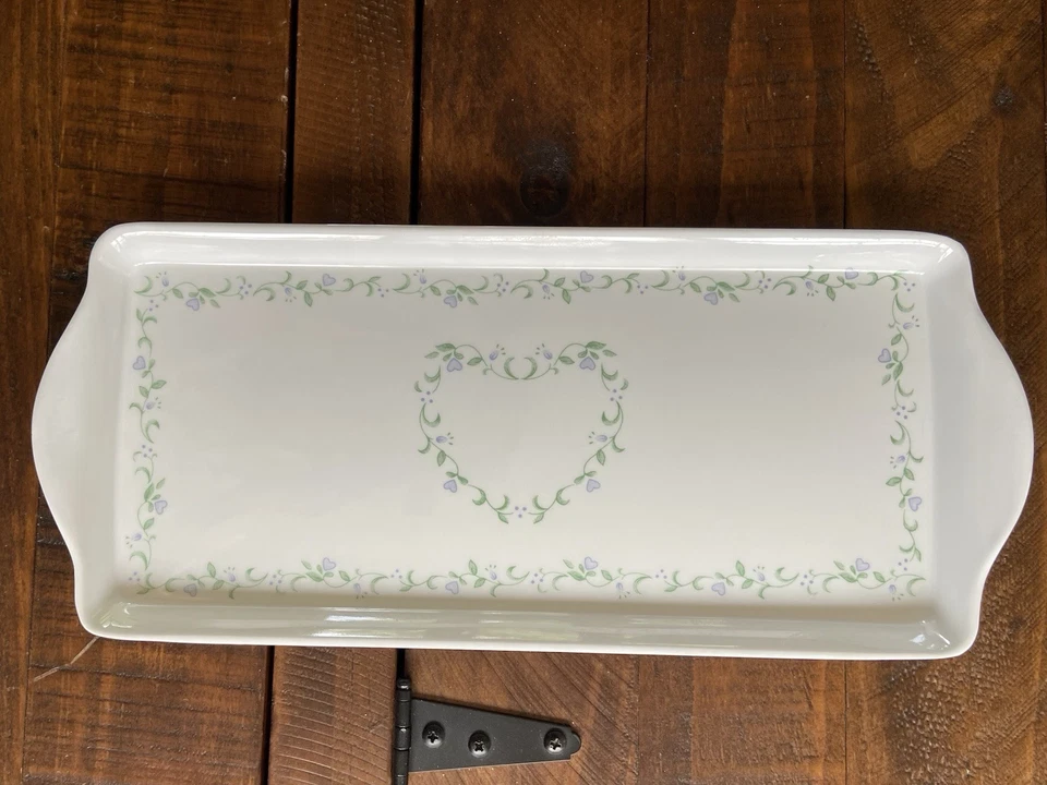 ❤️ BANDEJA COSITA de plástico melamina Corelle Country Cottage para servir 15x6 corazones azules Foto 2 de 4