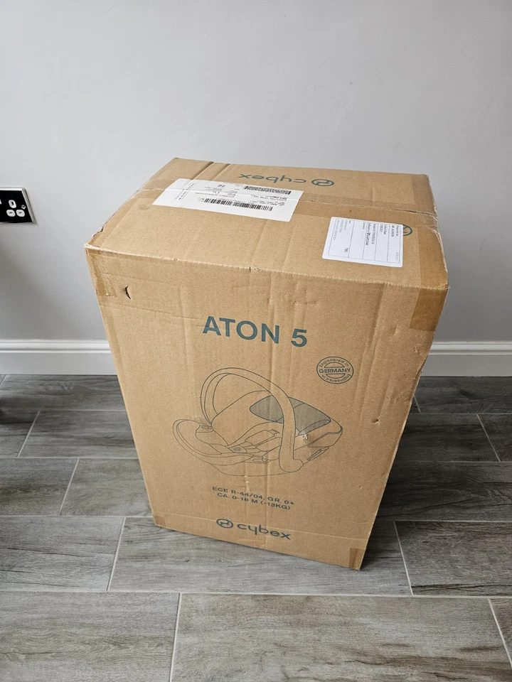 Nagelneue Cybex Aton 5 Babyschale ab Geburt - Schwarz - Bild 4 von 4