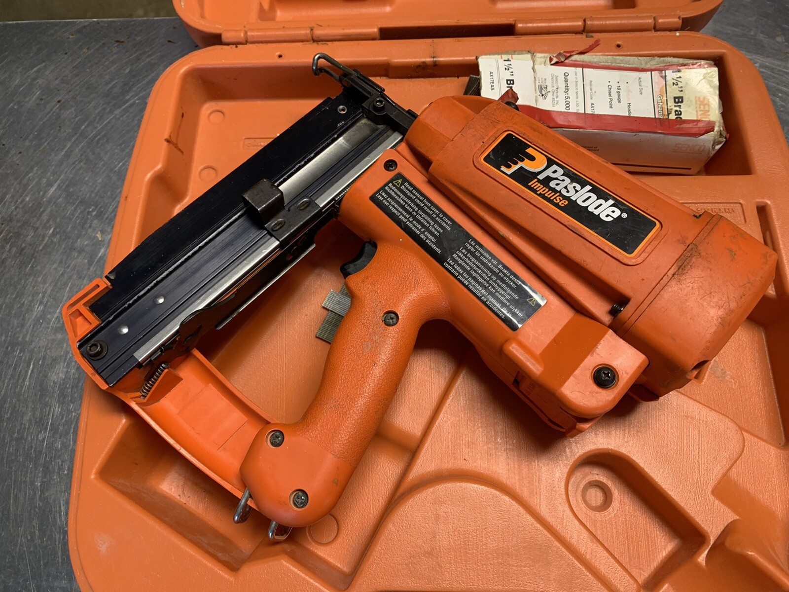 Paslode IM250 II Cordless 16 Gauge Finish Nailer 900400 PARTS OR REPAIR