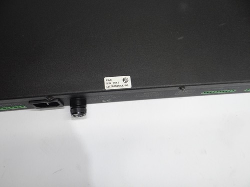 Amplificador de potencia Lectrosonics PA8 8 canales montaje en rack encendido - Imagen 8 de 11