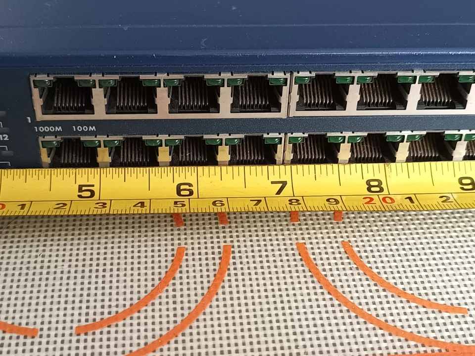 Netgear GS524T 24-Port 10/100/1000 Mbps Gigabit Ethernet Switch - Image 2 of 4