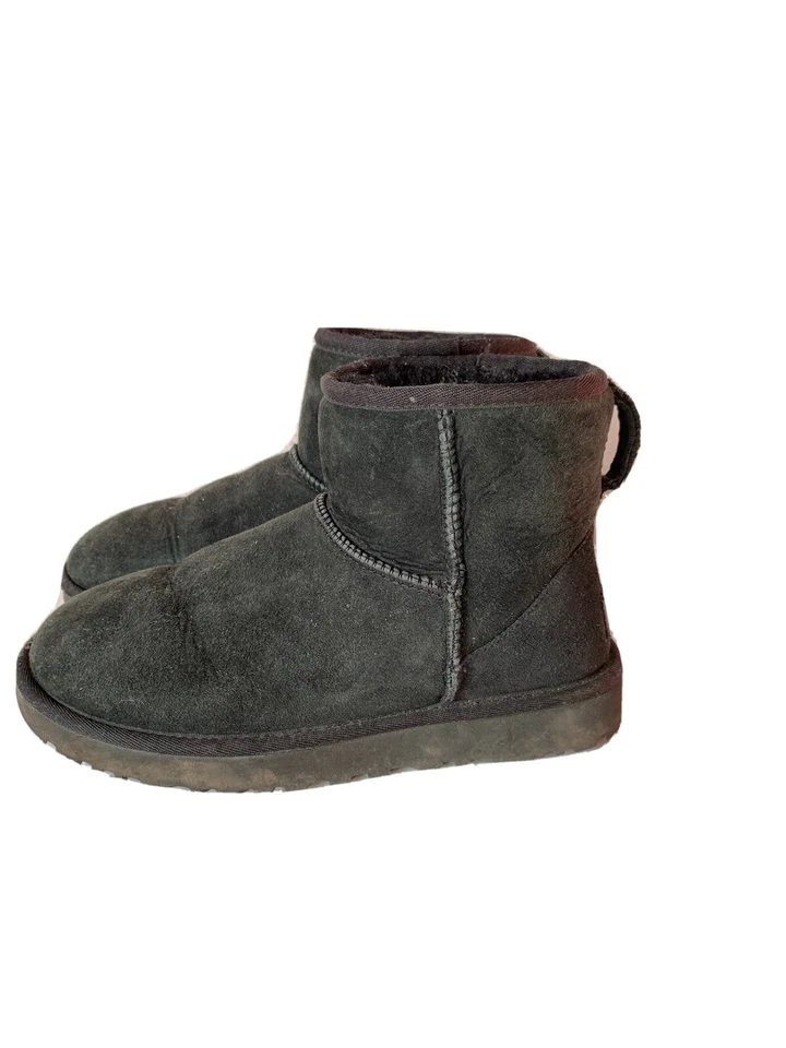 UGG Classic Mini II Frauen Stiefel - Schwarz, EU 38, Foto 1 von 5