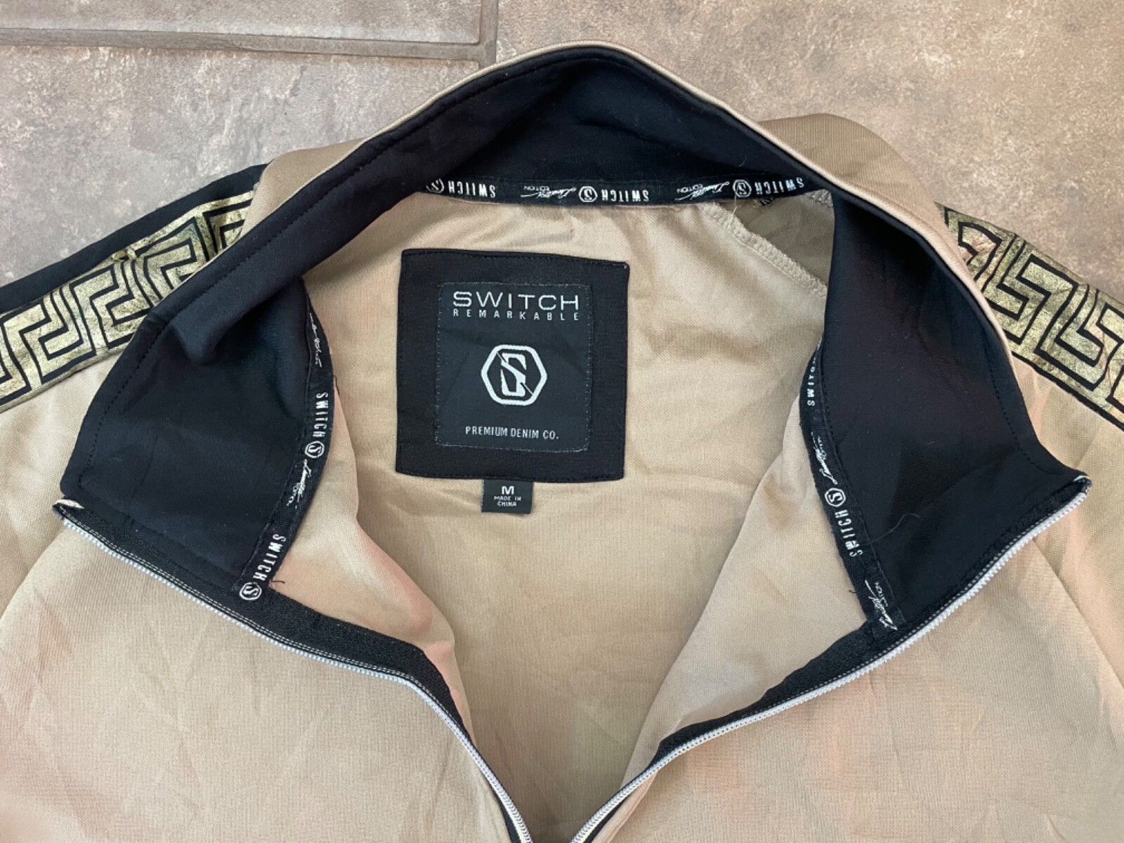 Switch Remarkable Limited Edition Jacket Sleeve T… - image 3