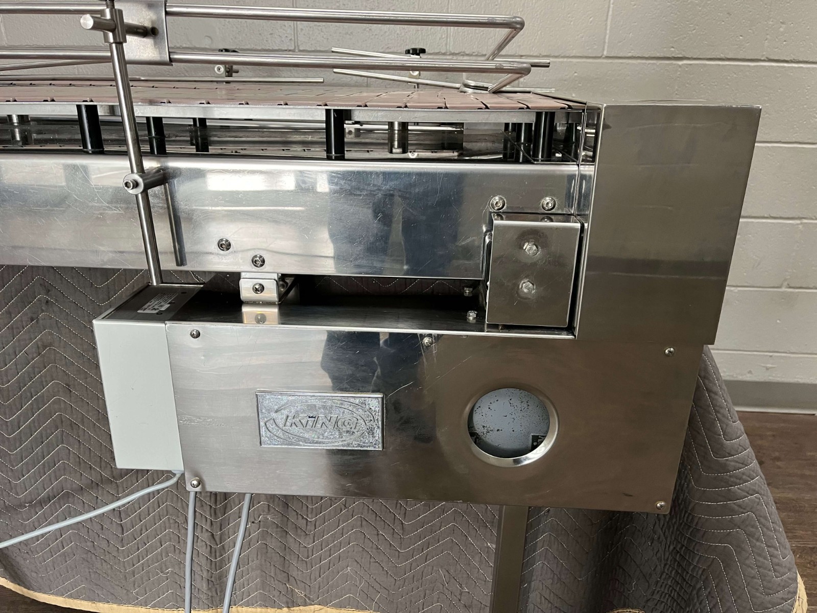 King IL-UC2 Bi-Directional Accumulation Table and Kaps-All Spacing Wheel