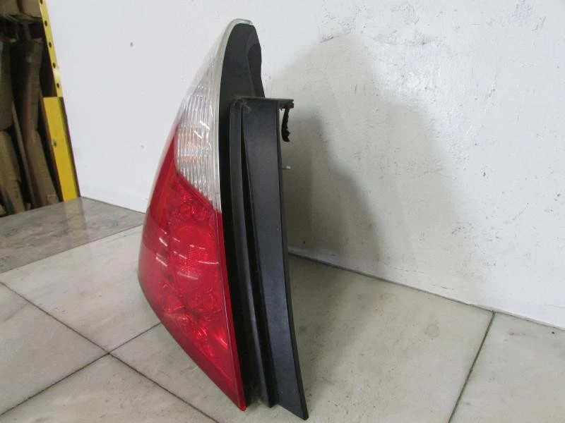 TAIL LIGHT 2006 INFINITI M35 LH OEM 25 美分面板安装 — 第 3/4 张图片
