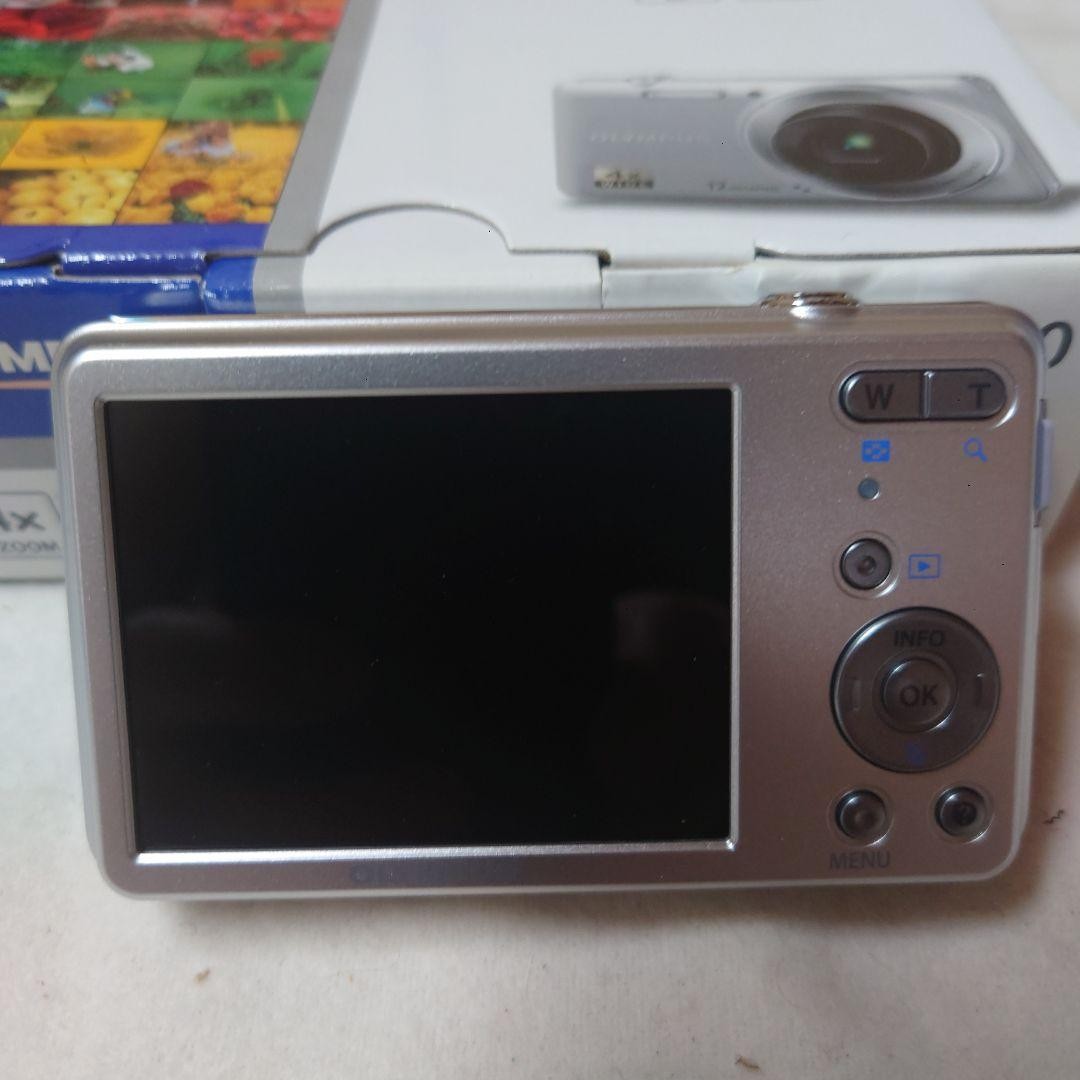 Olympus VG-110 12MP Compact Digital Camera 4x Zoom Silver
