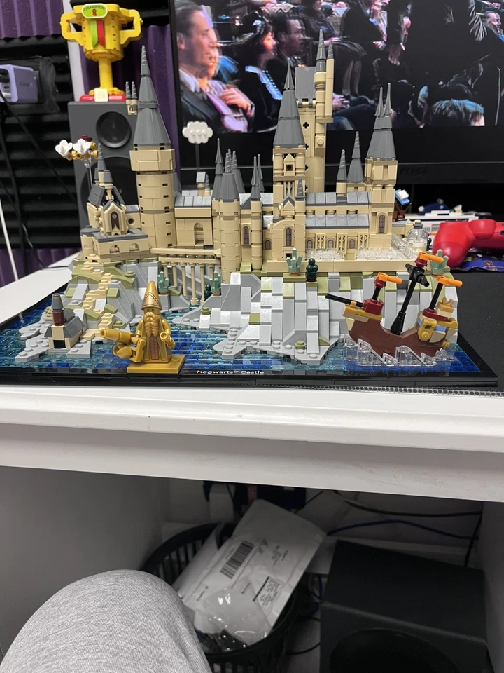 LEGO Harry Potter 76419 Hogwarts Castle and Grounds, foto 1 di 3