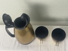 3 pc Vtg West Bend Thermo Serve Coffee Carafe Set 2 Mugs GOLD & BLACK MCM USA — photo 4