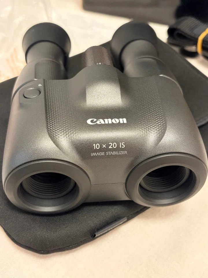 Canon 10x20 IS Image Stabilizer Binoculars Gray with Case Handheld Stable - Image 2 of 4