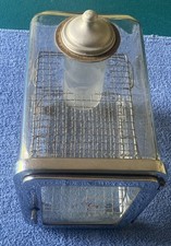 Antiguo gabinete de barbicida de vidrio esterilizador sanitario boticario peluquería de la década de 1930