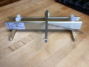 Groves Arrow Straightener 