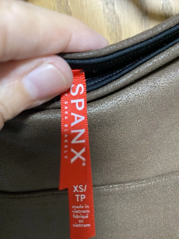 Spanx Faux Leather Leggings - BROWN - SZ XS - EUC (STYLE 2437) - Image 4 of 4