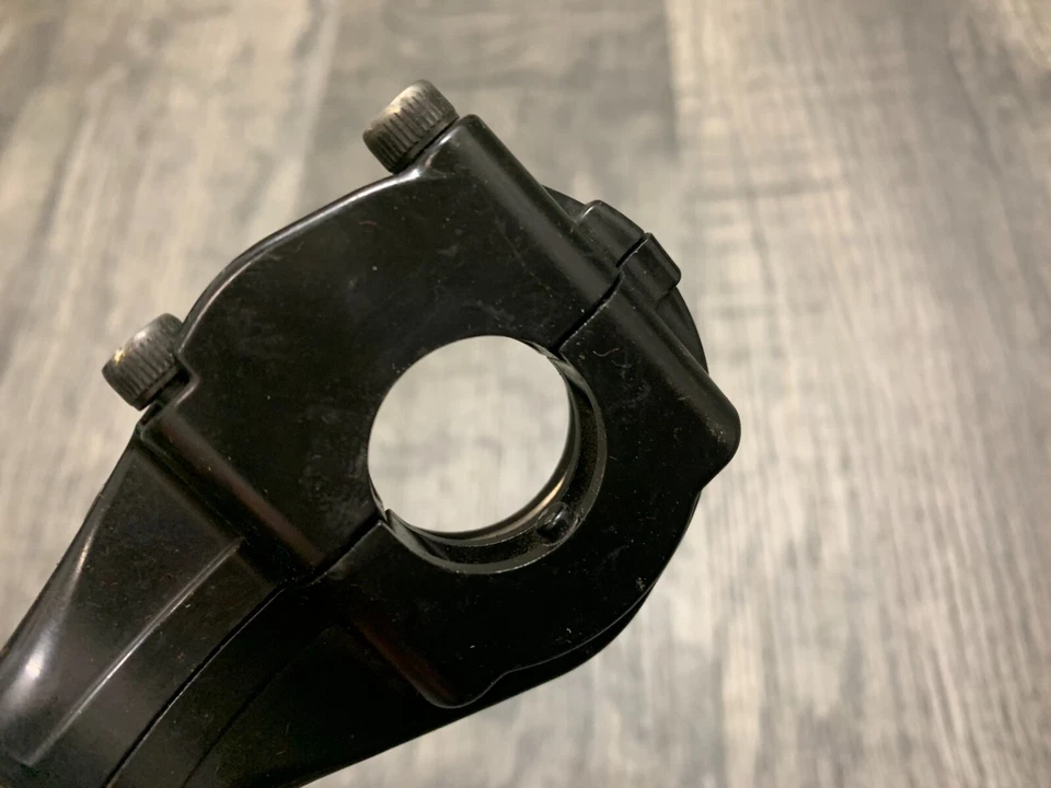 Yamaha YZFR6 R6 R1 Right Handlebar Throttle Cable Holder Bracket Grip Clamp OEM - Image 3 of 4