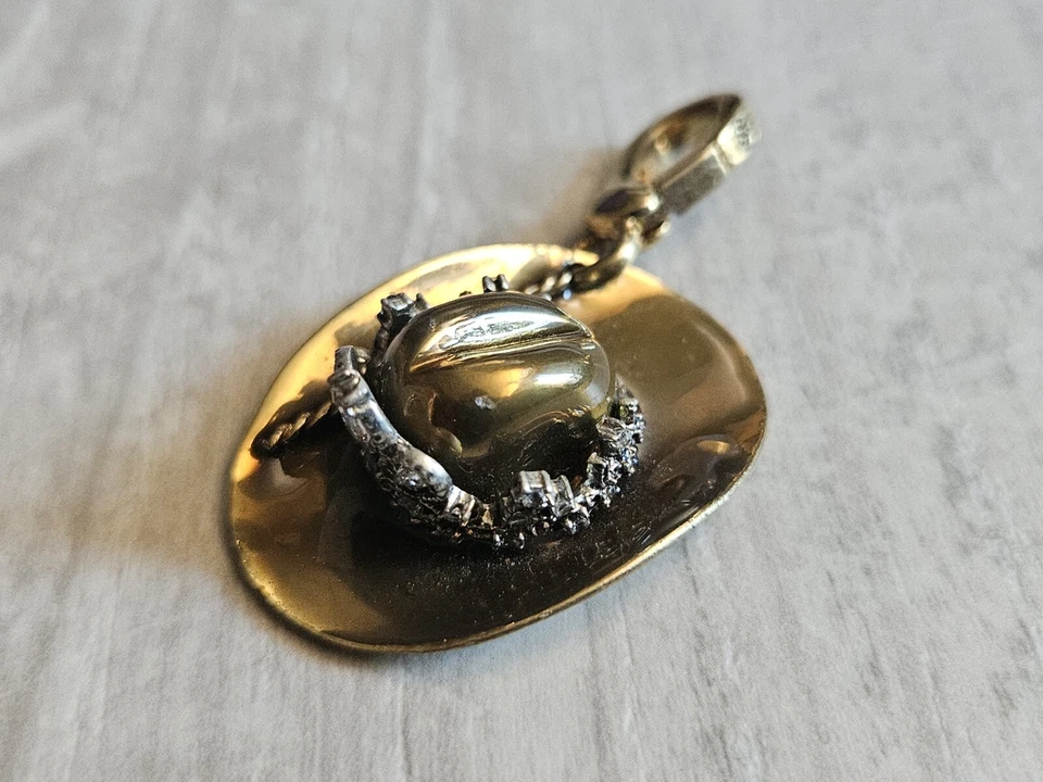 ❤️ Juicy Couture 2006 Rodeo Princesa Vaquero Tiara Sombrero Dije YJRU0673 Raro Foto 3 de 4