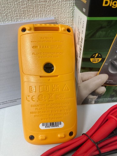 Multímetro digital FLUKE 101 600V CAT III/CA, voltios DC, ohmios - Imagen 4 de 9