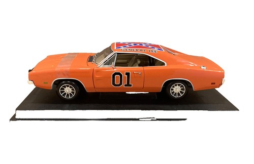 AUTOWORLD 1:18 1969 DODGE CHARGER DUKES OF HAZZARD GENERAL LEE NEW