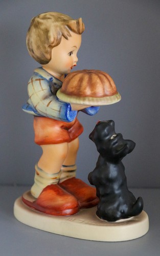 Goebel Hummel W Germany "Begging His Share" Figurine Mold 9 TMK5 Boy & Scottie - Picture 3 of 5