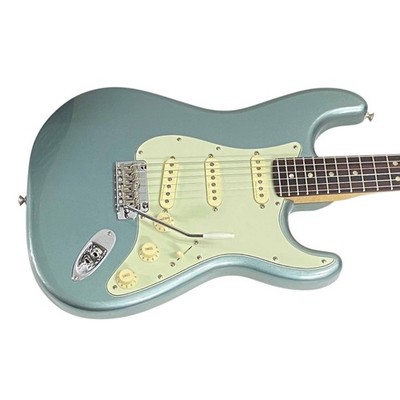 Fender Deluxe Roadhouse Stratocaster E-Gitarre SSS Noiseless Pickups 2017