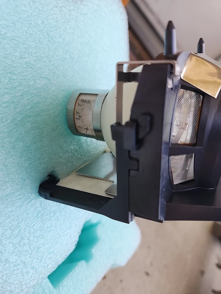 Lámpara de repuesto para proyector INFOCUS SP-LAMP-LP5E para LP500/530 Foto 3 de 4