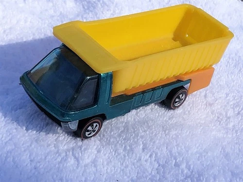 HOT WHEELS RED LINE CEMENT TRUCK w AQUA CAB FANTASTIC CONDITION