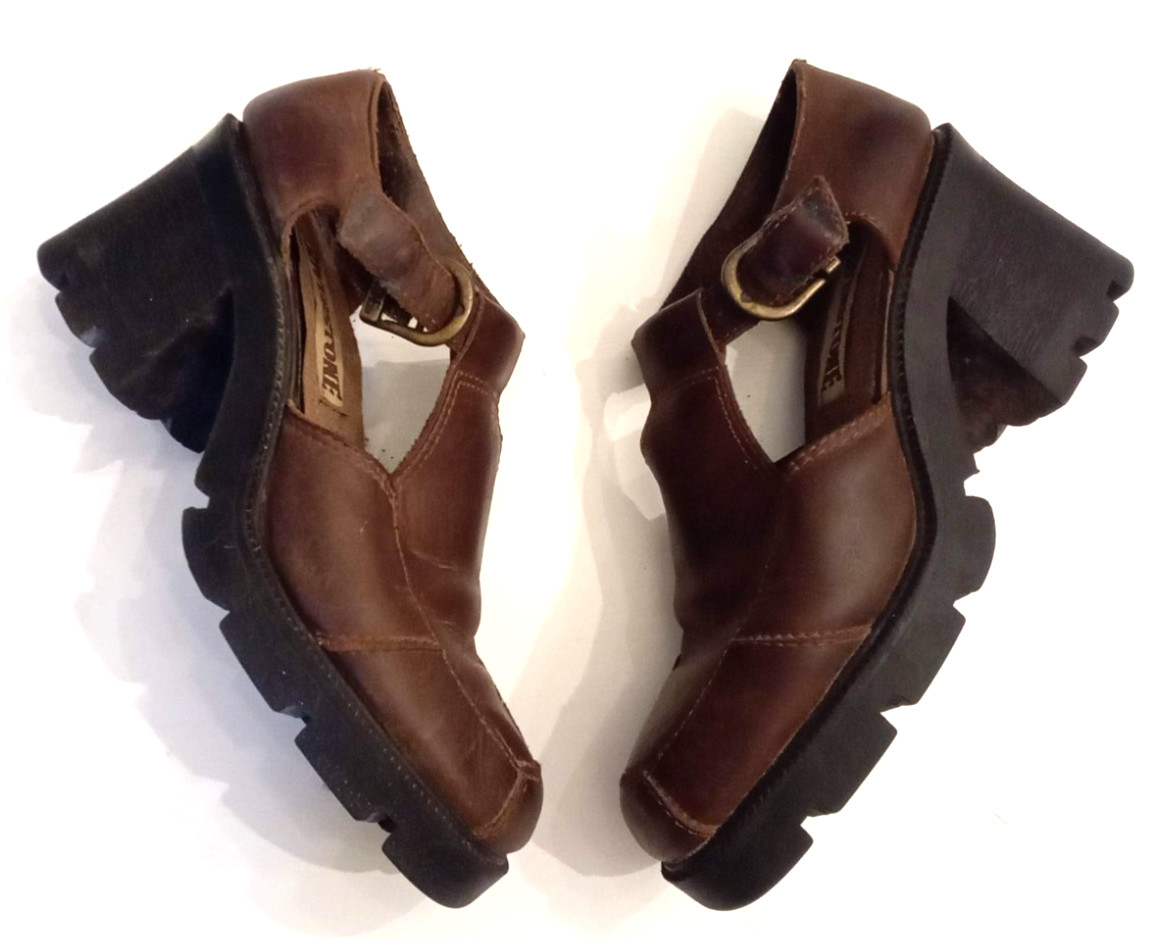 Riverstone Chunky Leather Clogs size 7 VTG Womens T Straps Block Heels Shoes